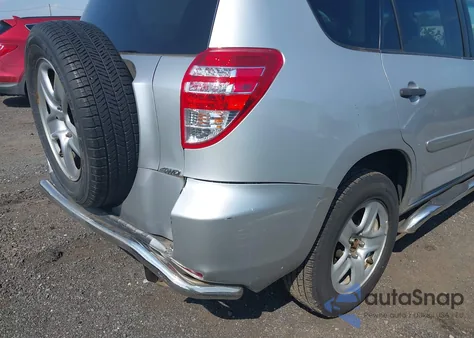 2010 Toyota Rav4 z USA, uszkodzony, nr VIN JTMBF4DV0AD033109